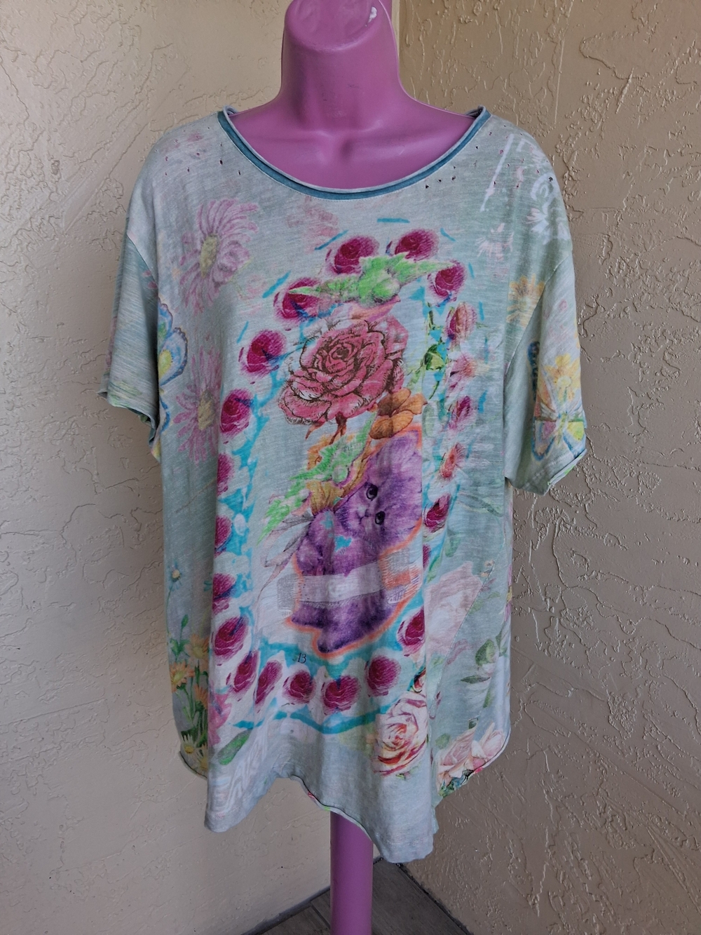 MAGNOLIA PEARL TEE WITH KITTEN AND BUTTERFLIES